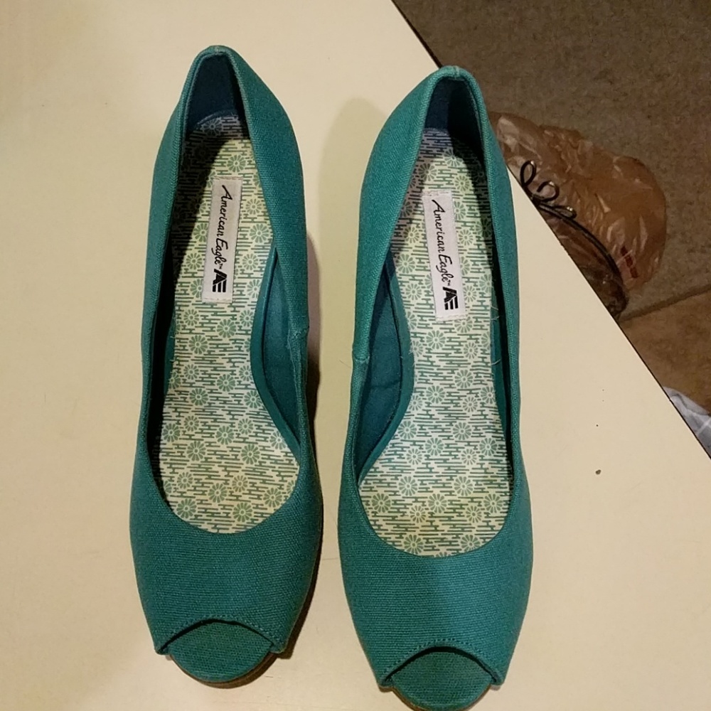 Wedge heels